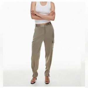 Aritzia Babaton
Refined Satin Cargo
Pant Modern  Taupe size 4, Edgy Streetwear.